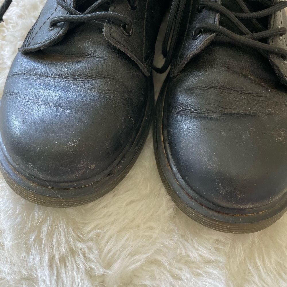 Girls Black 1460 Dr Martens Boots Sz 3 - Picture 2 of 7